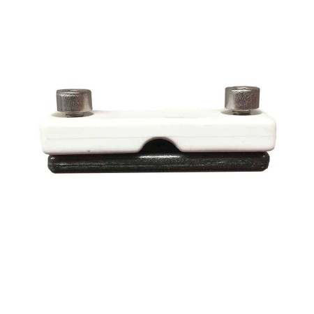 Pisacuerda para pérgola corredera con regleta metálica para fijar la cuerda al palillo.